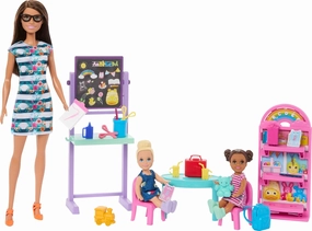 Barbie I Love School Dolls & Accessories, Classroom Playset with Fashion Doll, 2 Small Dolls & 20  Pieces Including Furniture