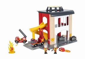 Brio World 33833 Central Fire Station Train Playset for Ages 3 and Up