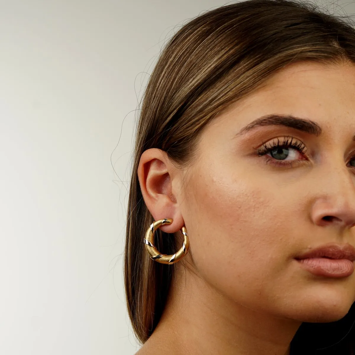 Cartier Paris 18k Yellow & Yellow Gold Hoop Earrings Cartier Jewelry