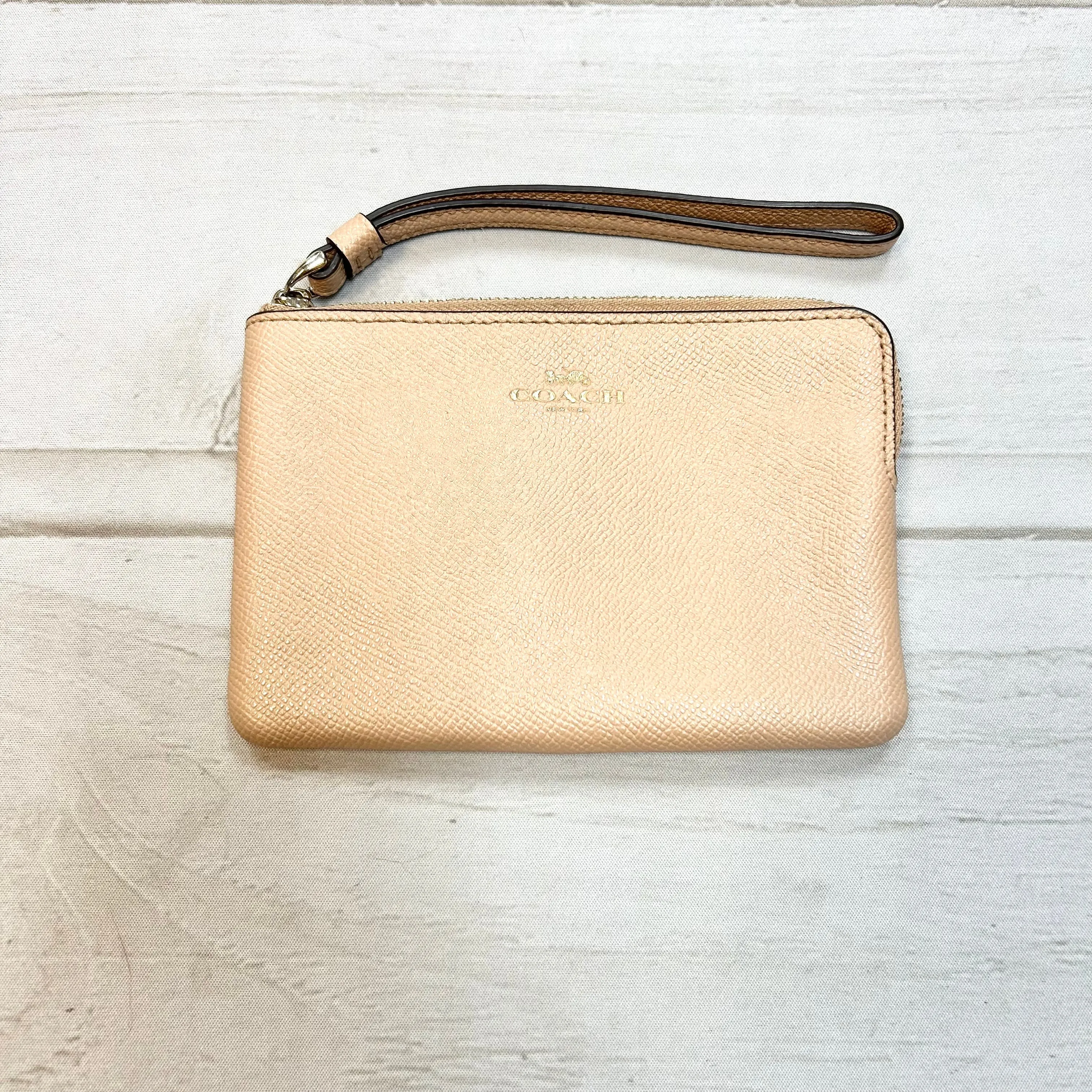 Coach Bags Wristlet Designer By Coach  Size: Medium