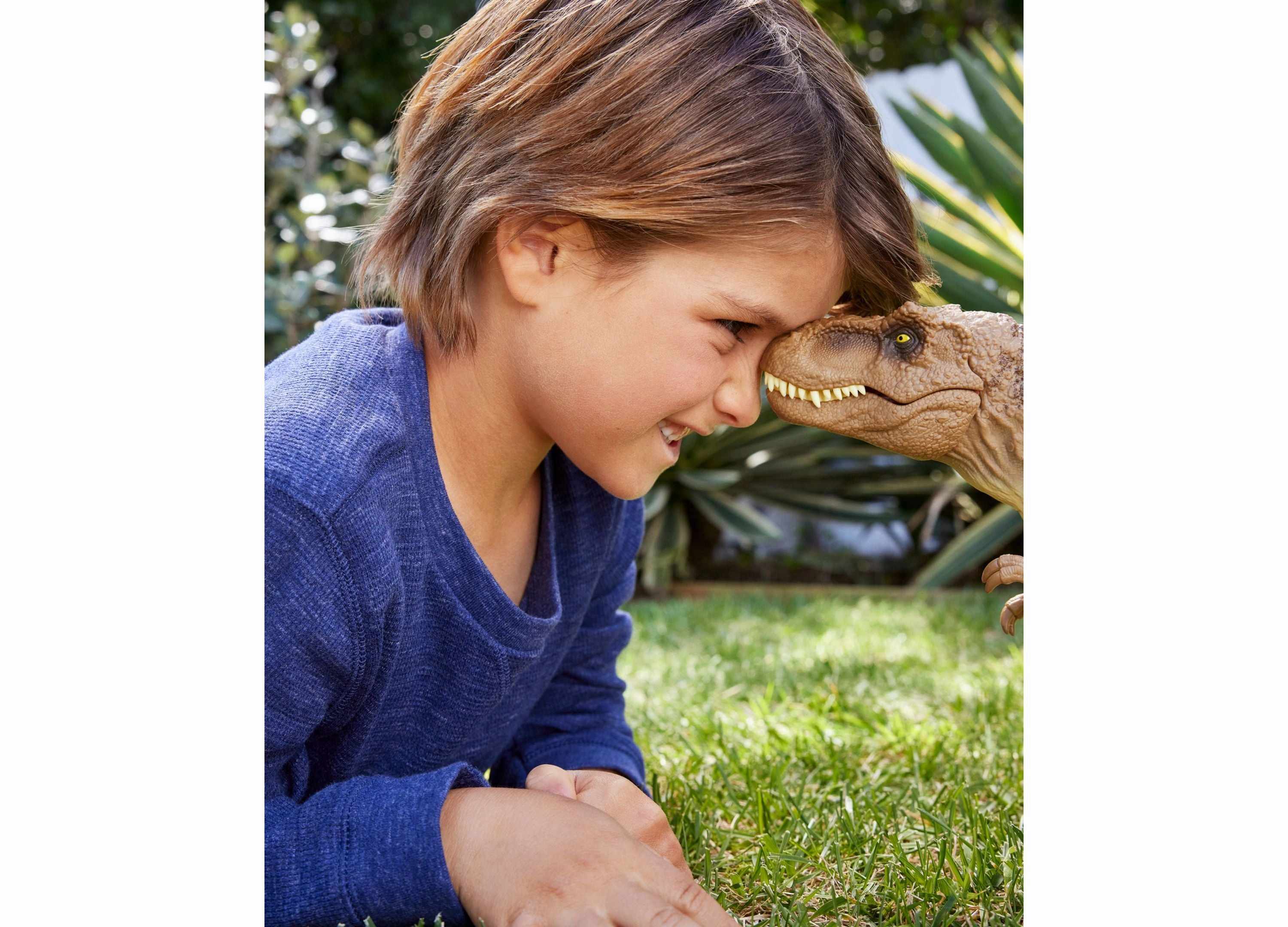 Jurassic World All-Out Attack Tyrannosaurus Rex Dinosaur Action Figure Toy