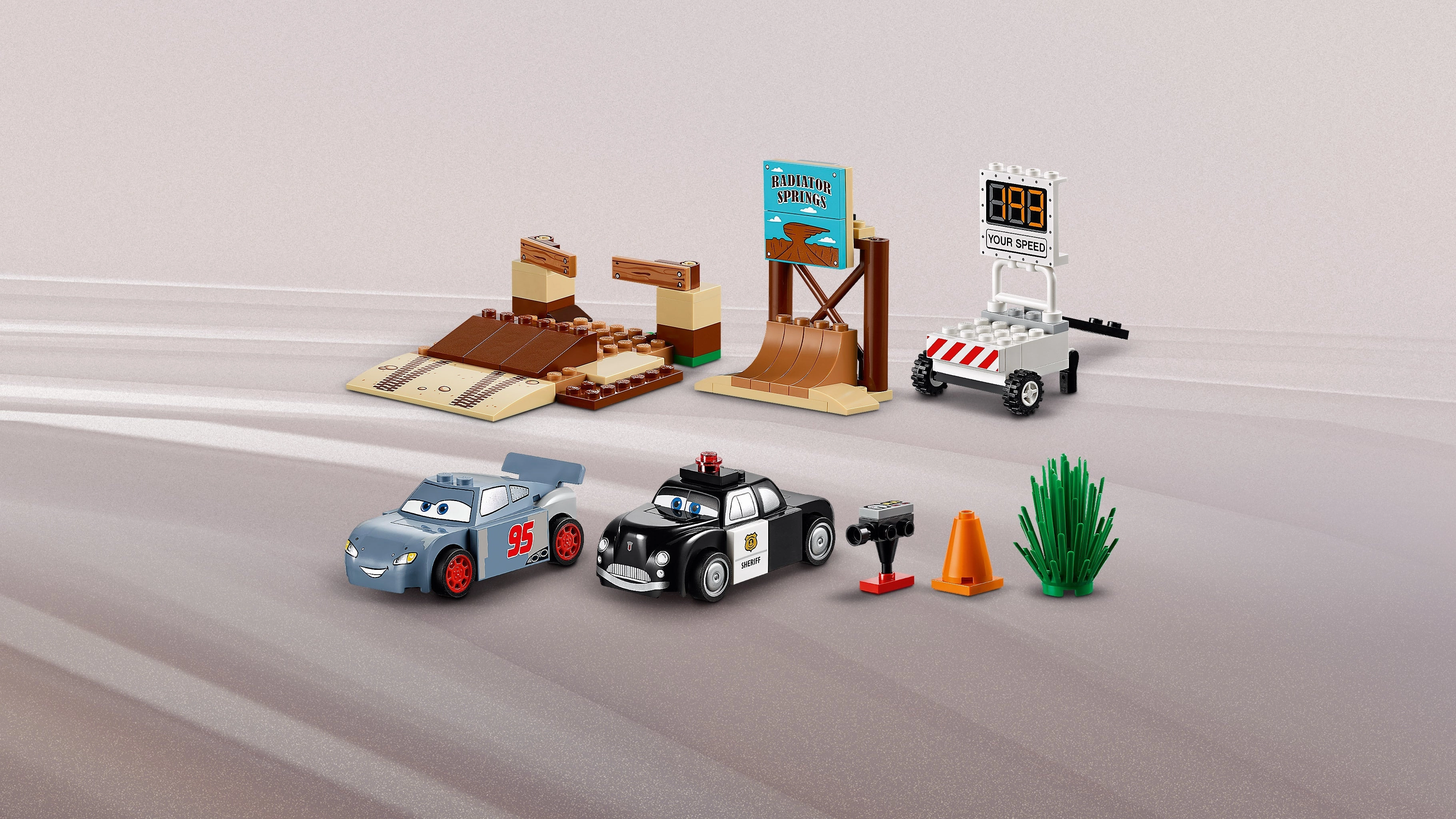 LEGO 10742 Juniors Disney Cars Willy's Butte Speed Training