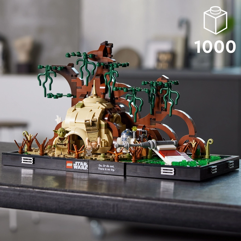 LEGO 75330 Star Wars Dagobah Jedi Training Diorama