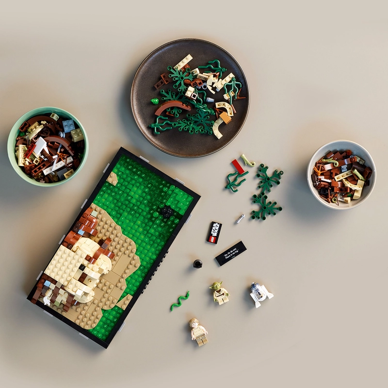 LEGO 75330 Star Wars Dagobah Jedi Training Diorama