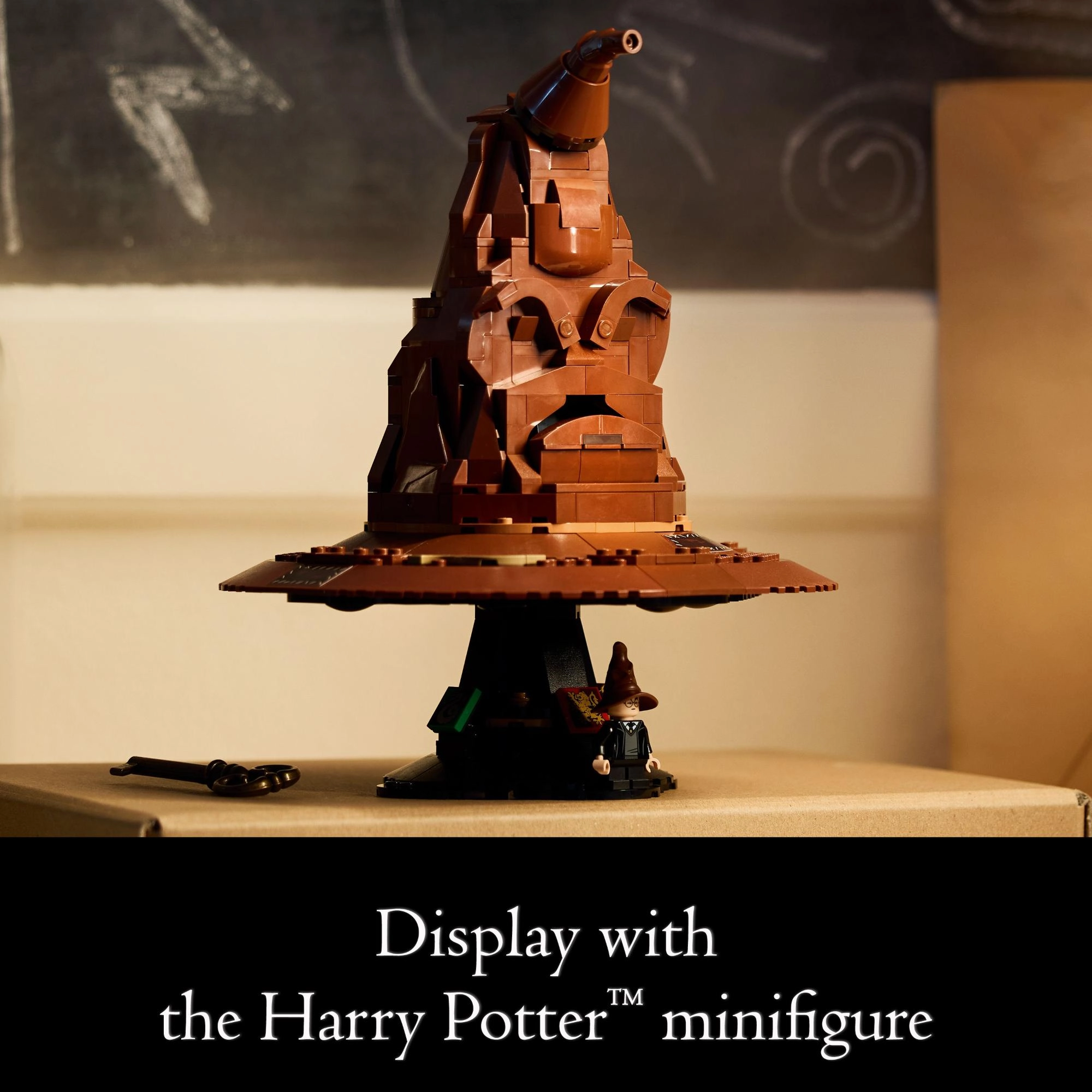 LEGO 76429 Harry Potter Talking Sorting Hat