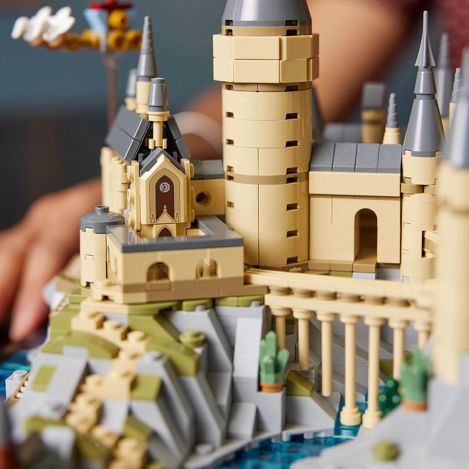Lego Harry Potter 76419 Hogwarts Castle and Grounds for Ages 18 and Up