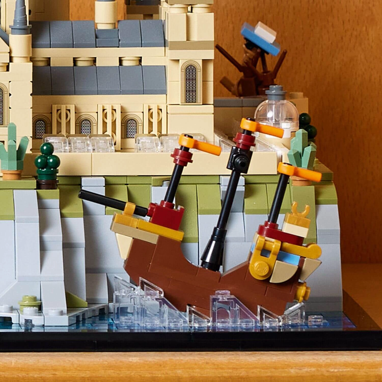 Lego Harry Potter 76419 Hogwarts Castle and Grounds for Ages 18 and Up