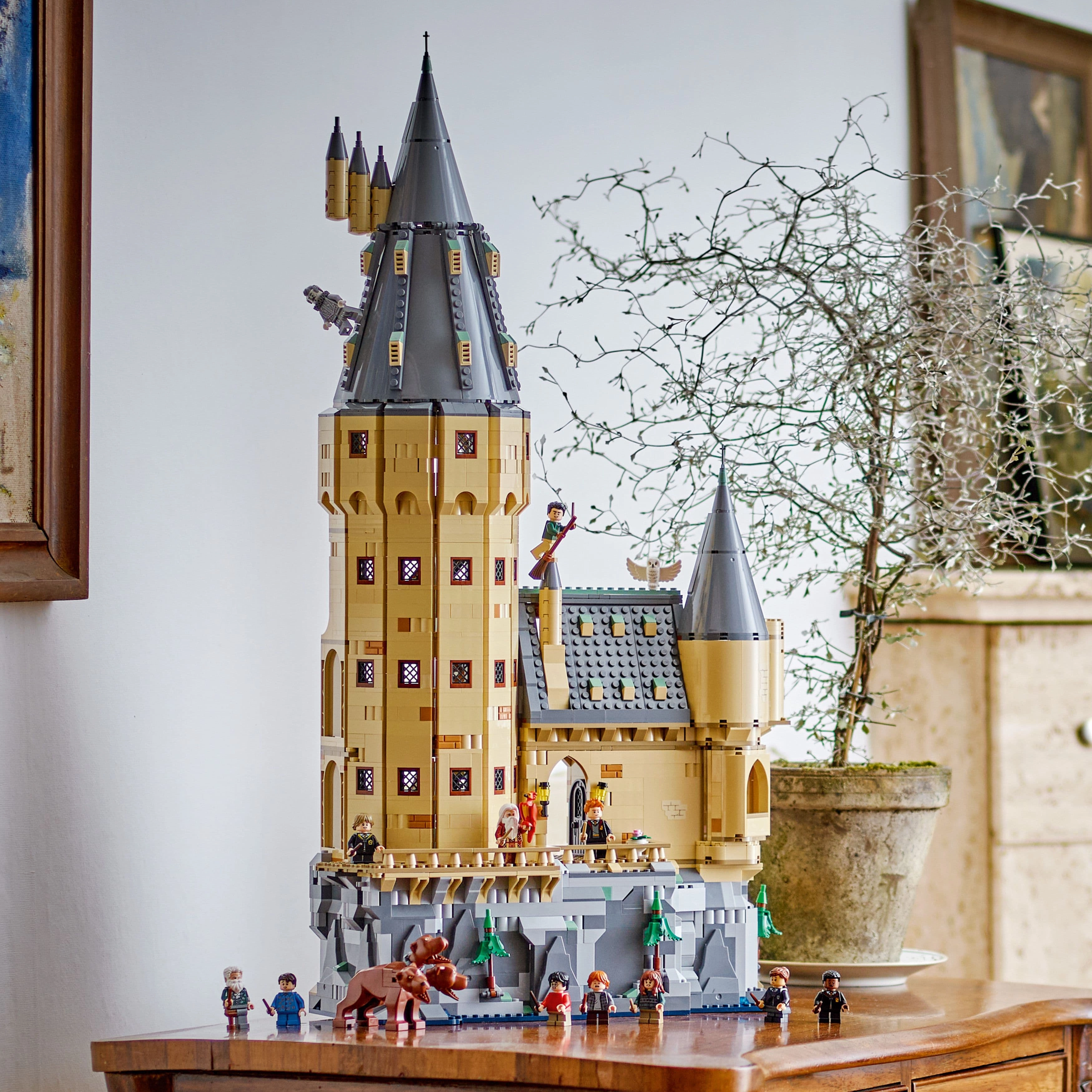 Lego Harry Potter 76454 Hogwarts Castle: The Main Tower for Ages 10 