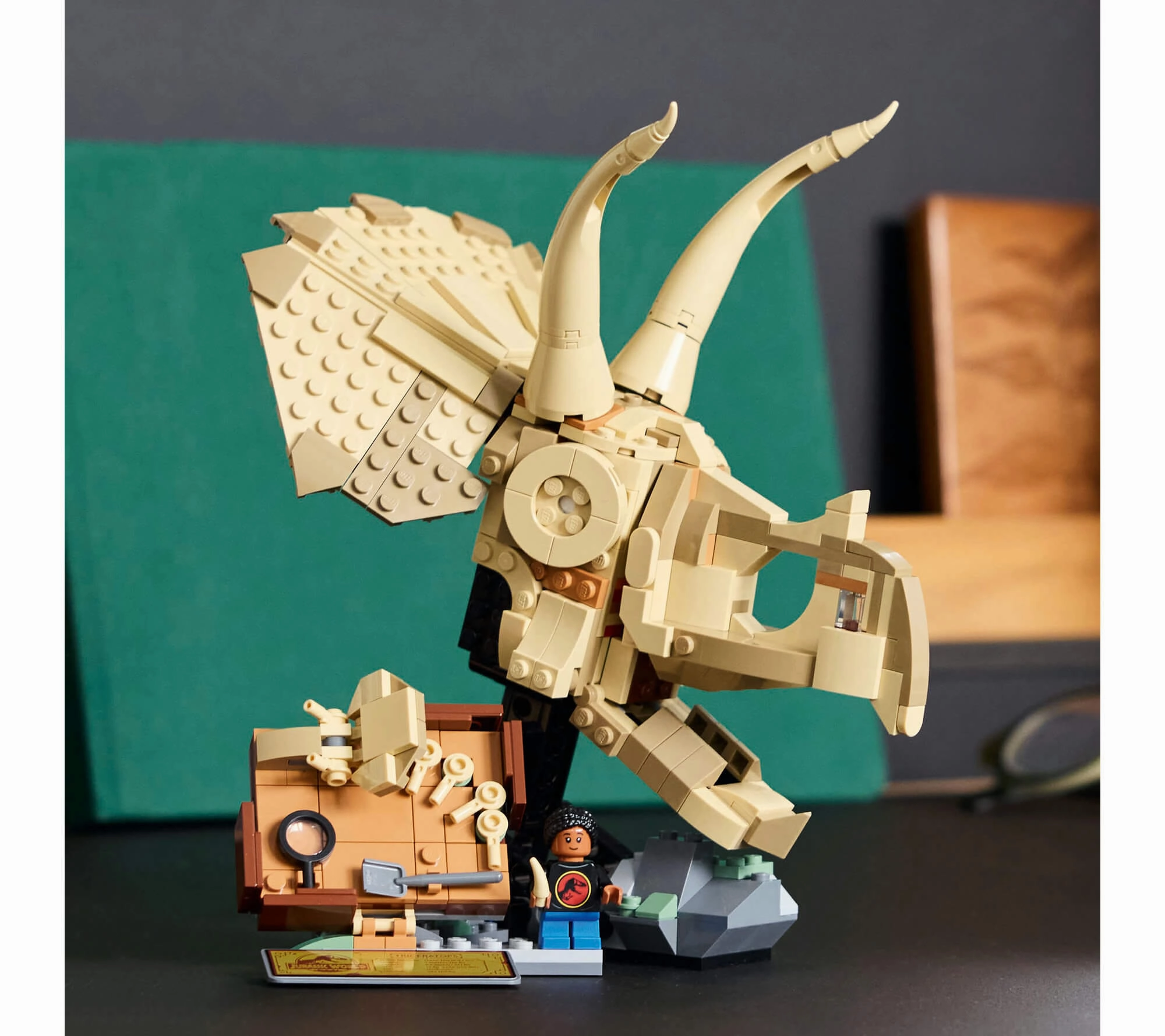 LEGO Jurassic World Dinosaur Fossils Triceratops Skull Model Set 76969