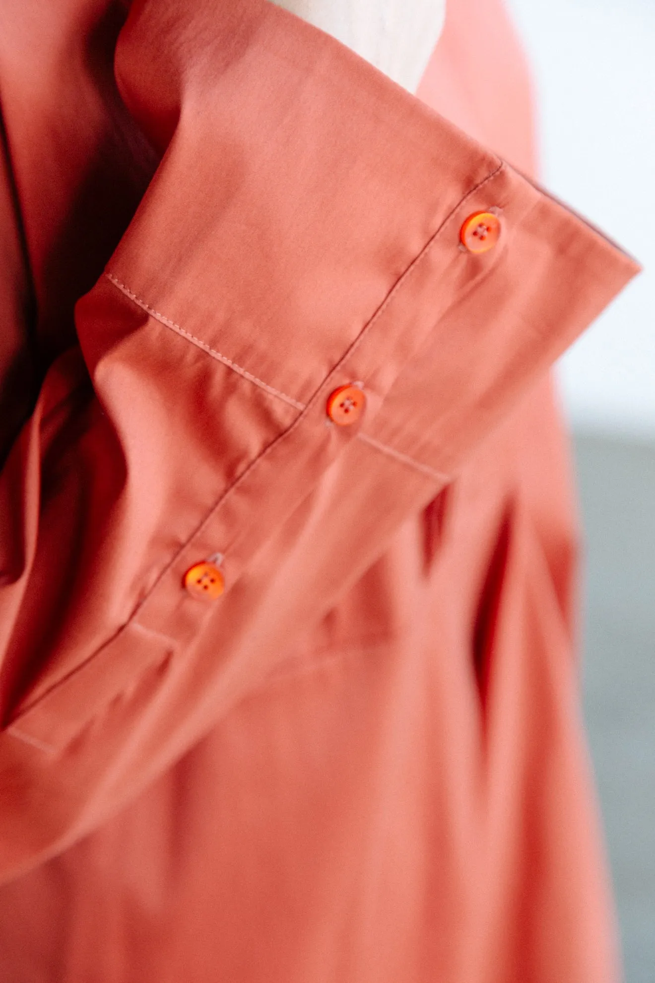 MARI PLEATED TUNIC BLOUSE IN ITALIAN COTTON STRETCH