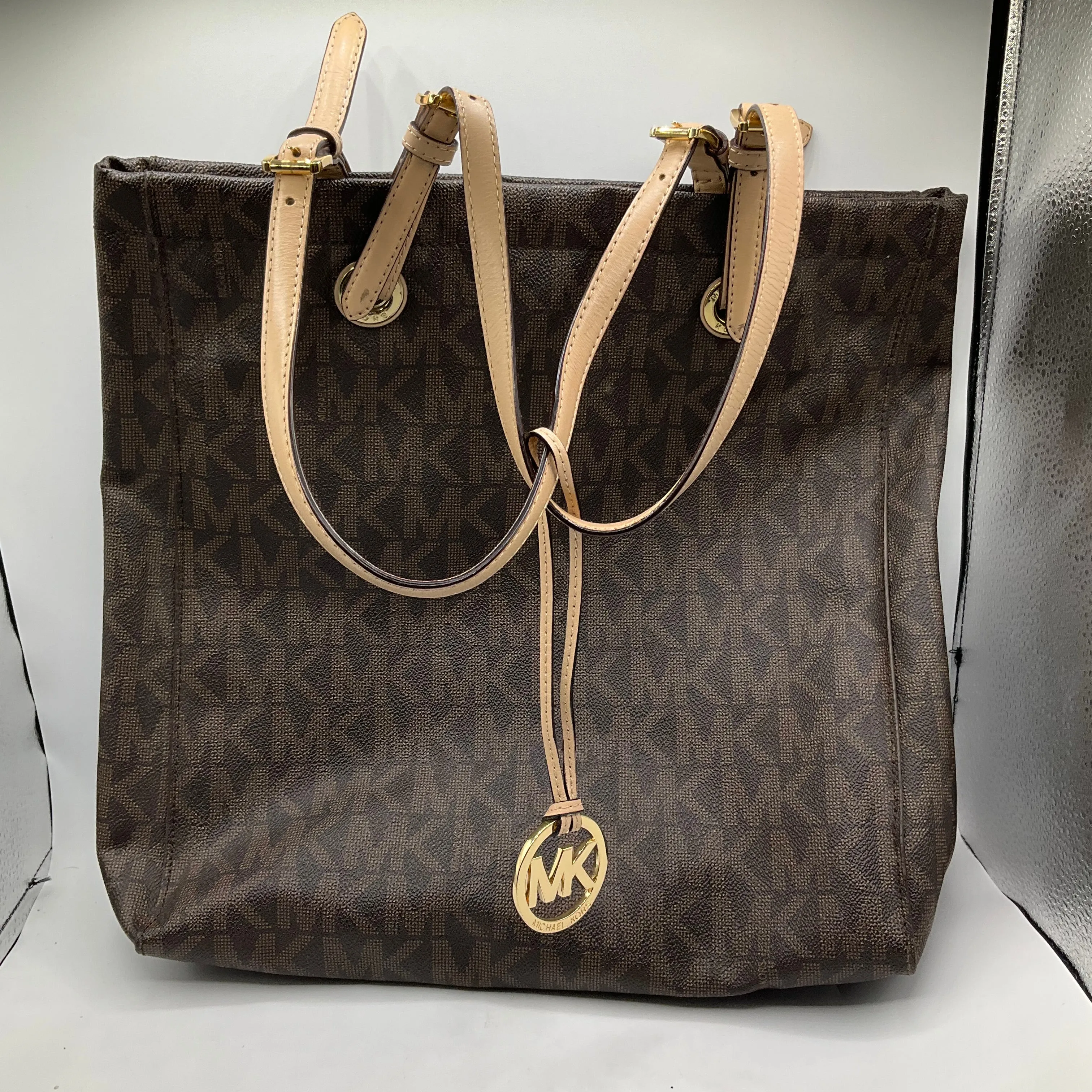 Michael Kors Bags Handbag Designer By Michael Kors, Size: Medium