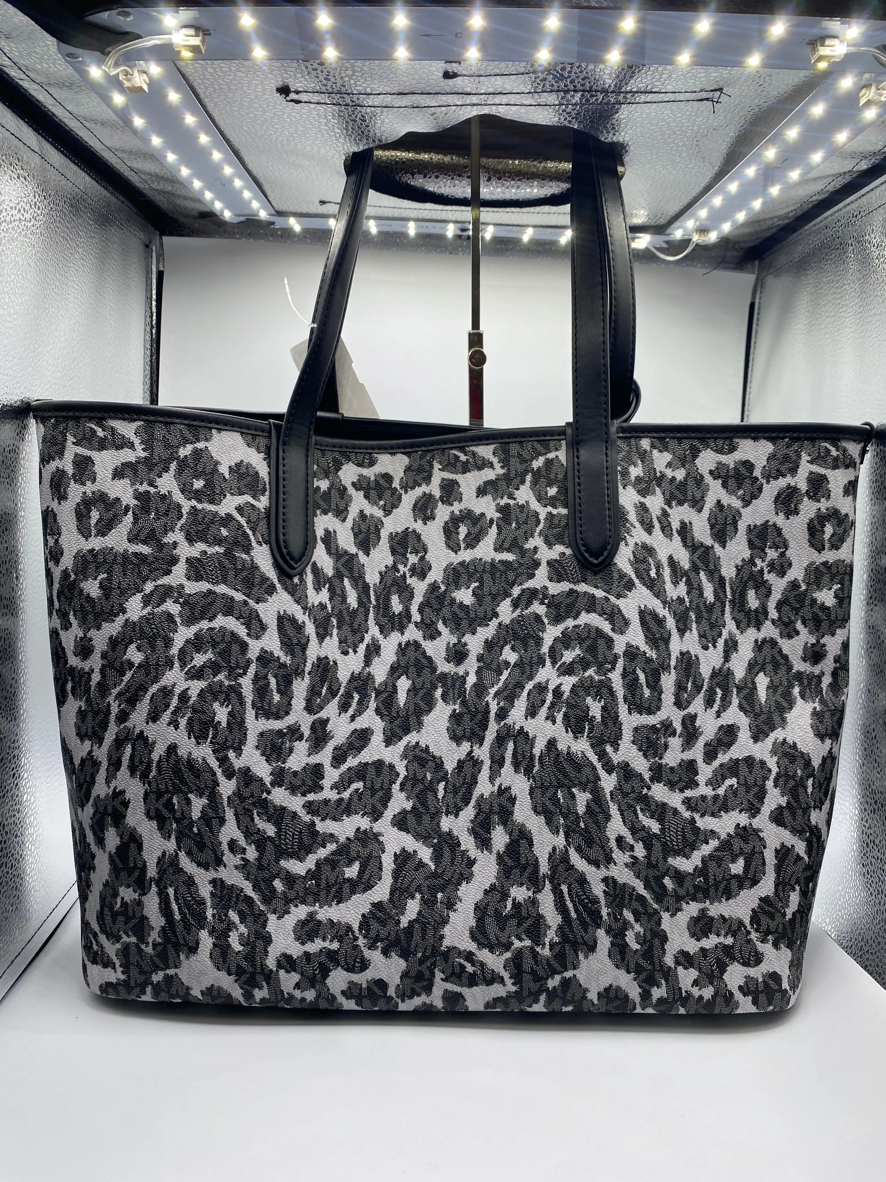 Michael Kors Bags Tote Designer By Michael Kors, Size: Large
