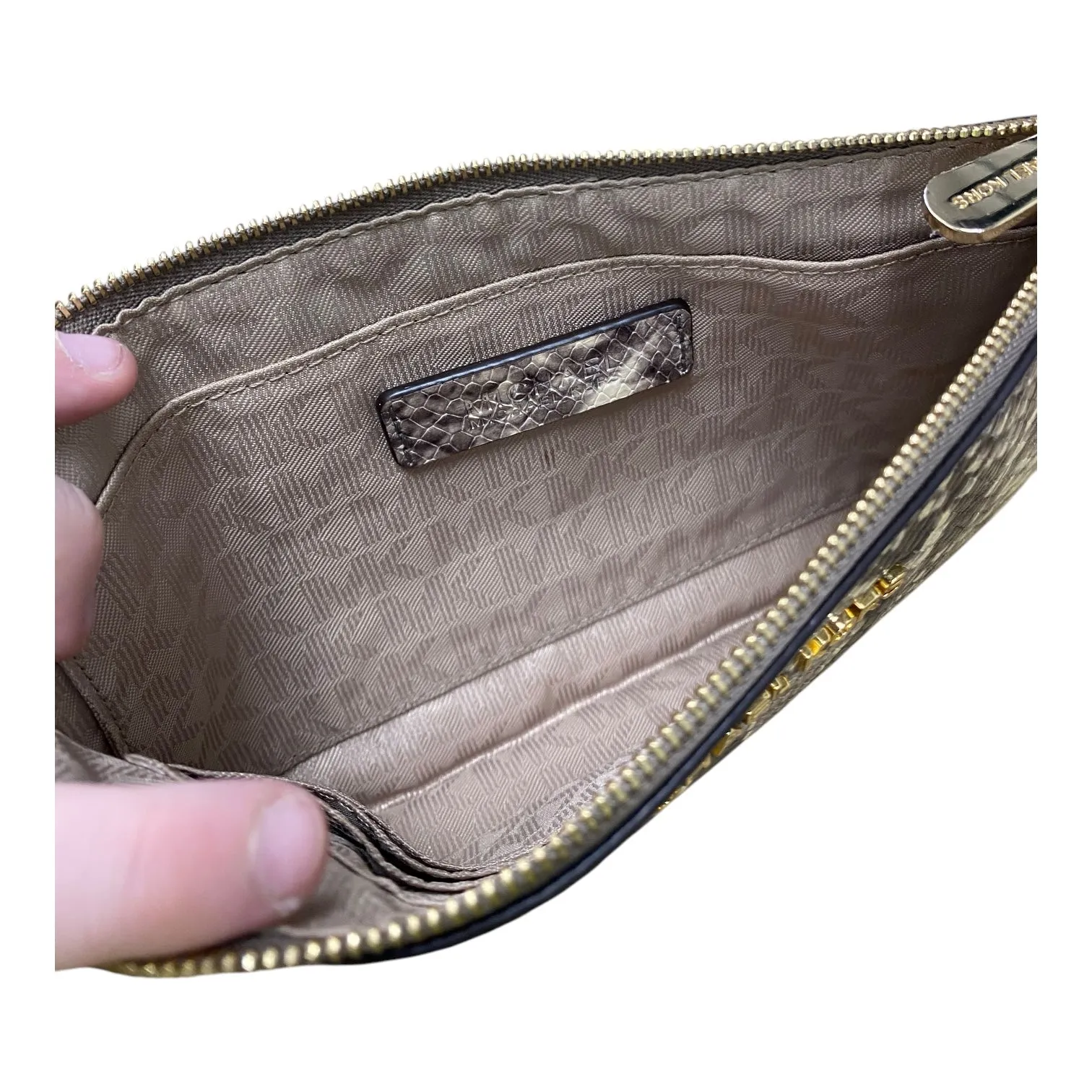Michael Kors Bags Wristlet Designer By Michael Kors, Size: Medium