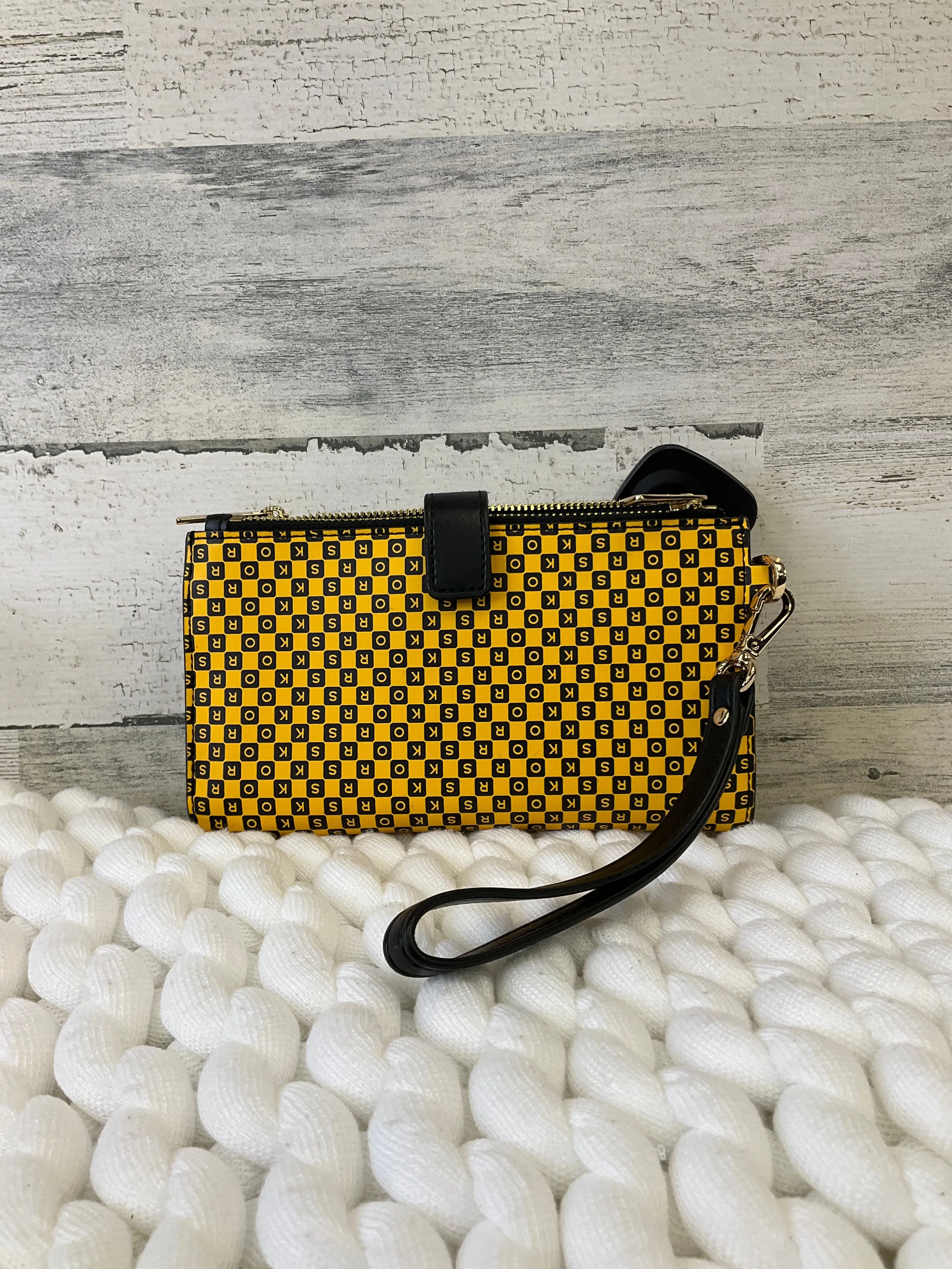 Michael Kors Bags Wristlet Michael Kors, Size Medium