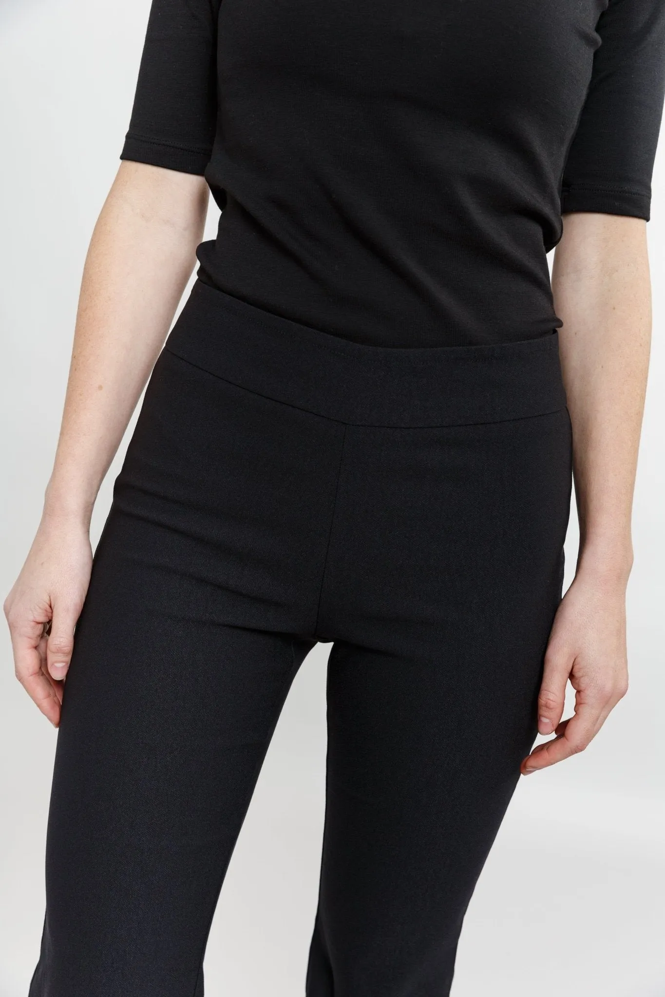 MORGANE FLARE PULL ON IN TECHNICAL STRETCH