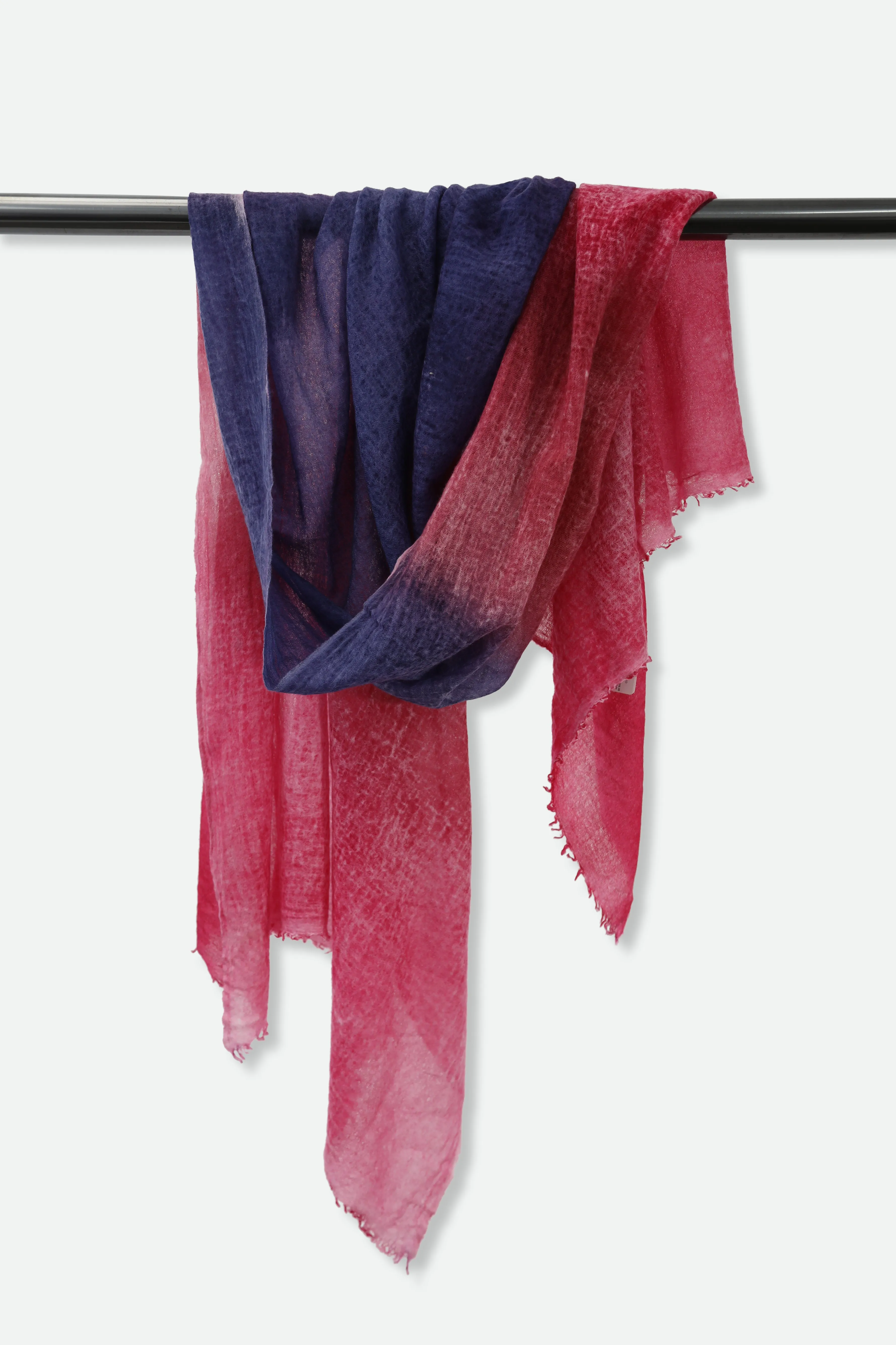 PINK MACAW DGRAD SCARF IN HAND DYED CASHMERE