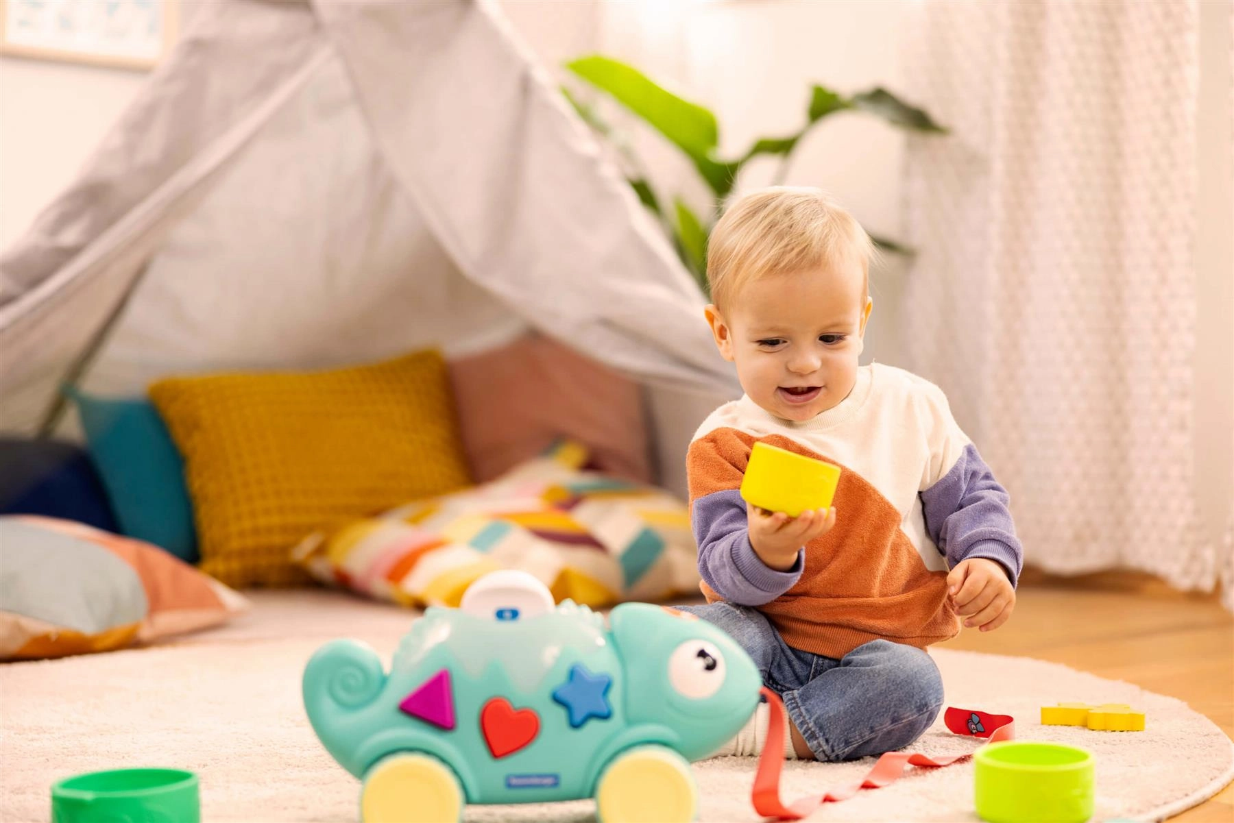 Play  4-in-1 Colour & Shape Sorter Chameleon Pull Along for Ages 1 