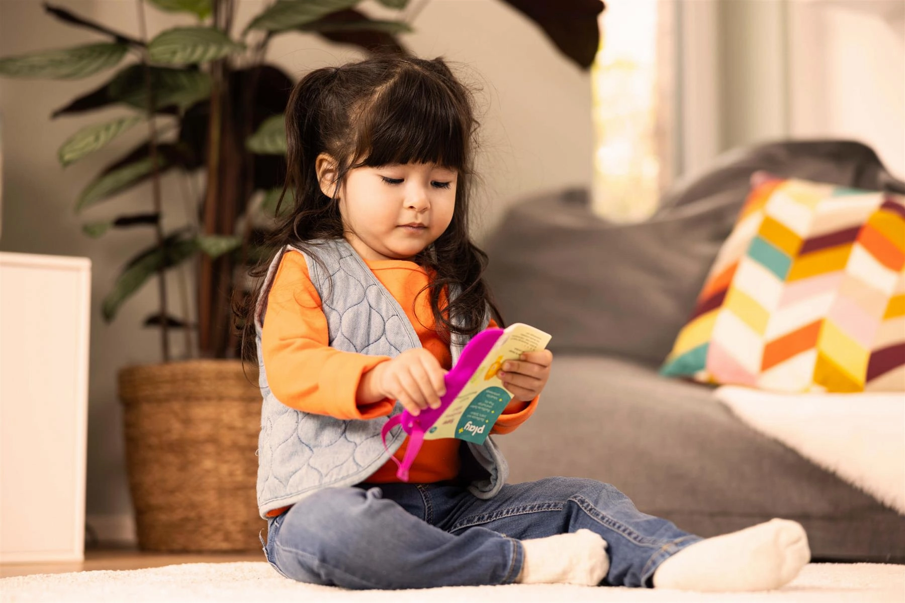 Play  Flip & Pop: Colours Waterproof Book with Teething Edge Ages 6M 