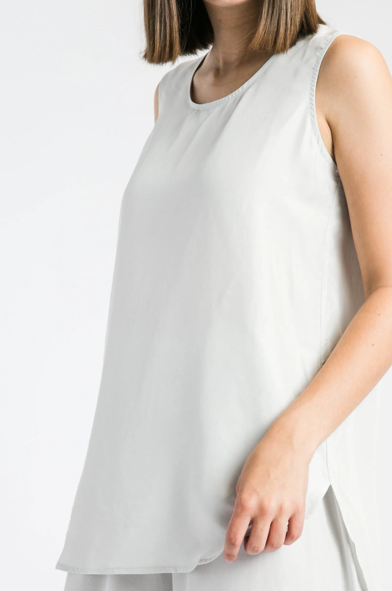 ROUND HEM TANK IN SILK