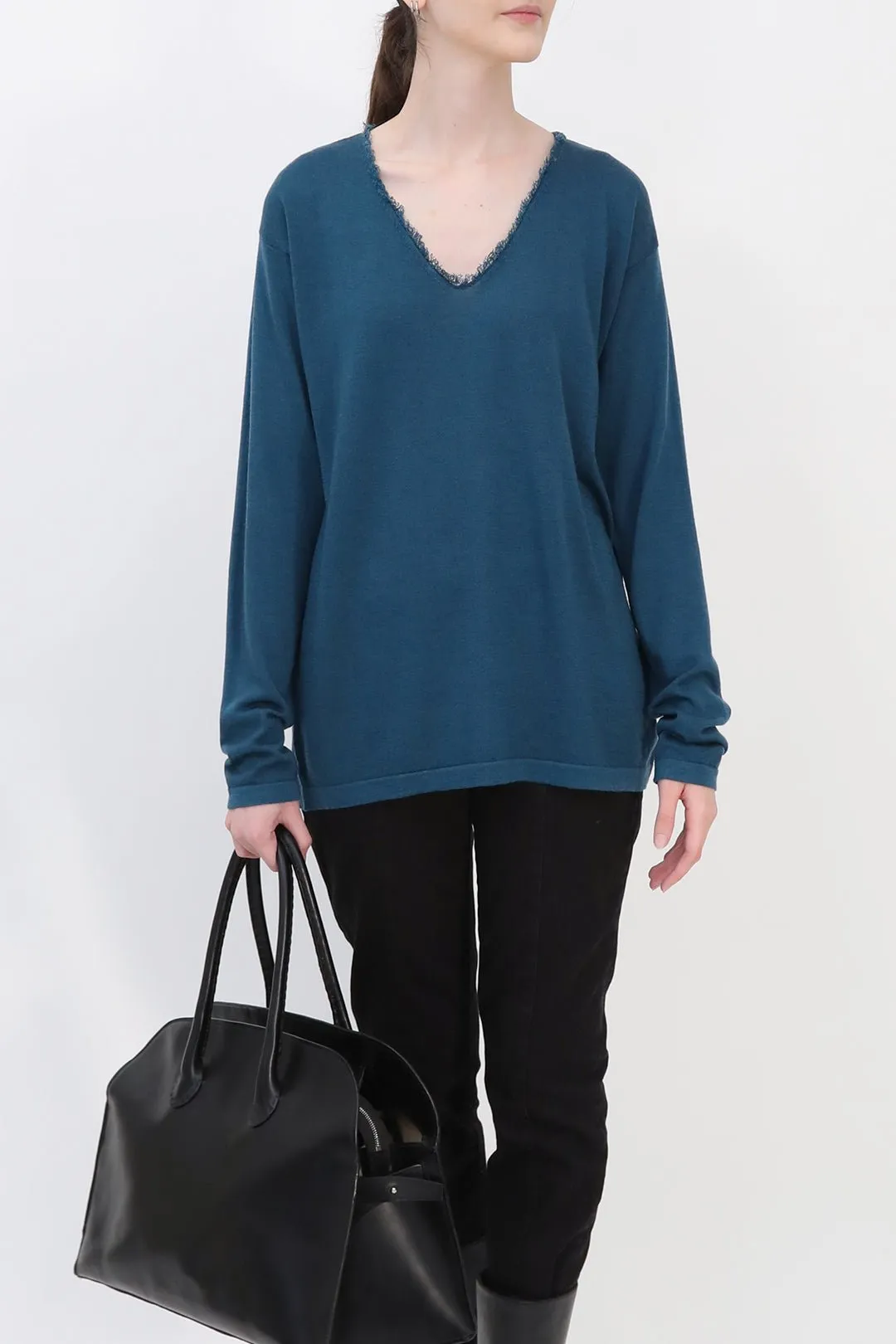 ROWAN OVAL V FRINGE NECK IN HAND-DYED CASHMERE