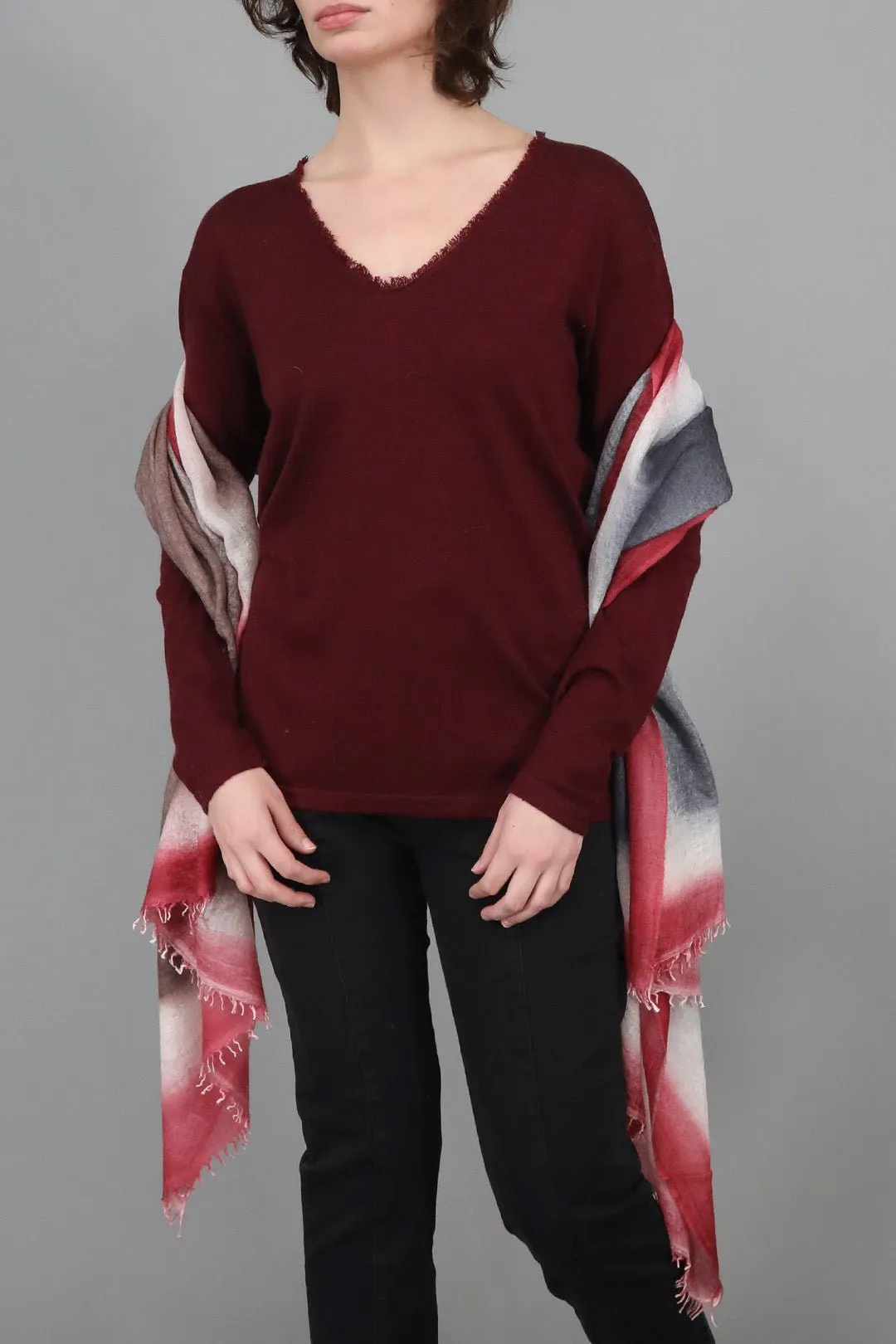 ROWAN OVAL V FRINGE NECK IN HAND-DYED CASHMERE