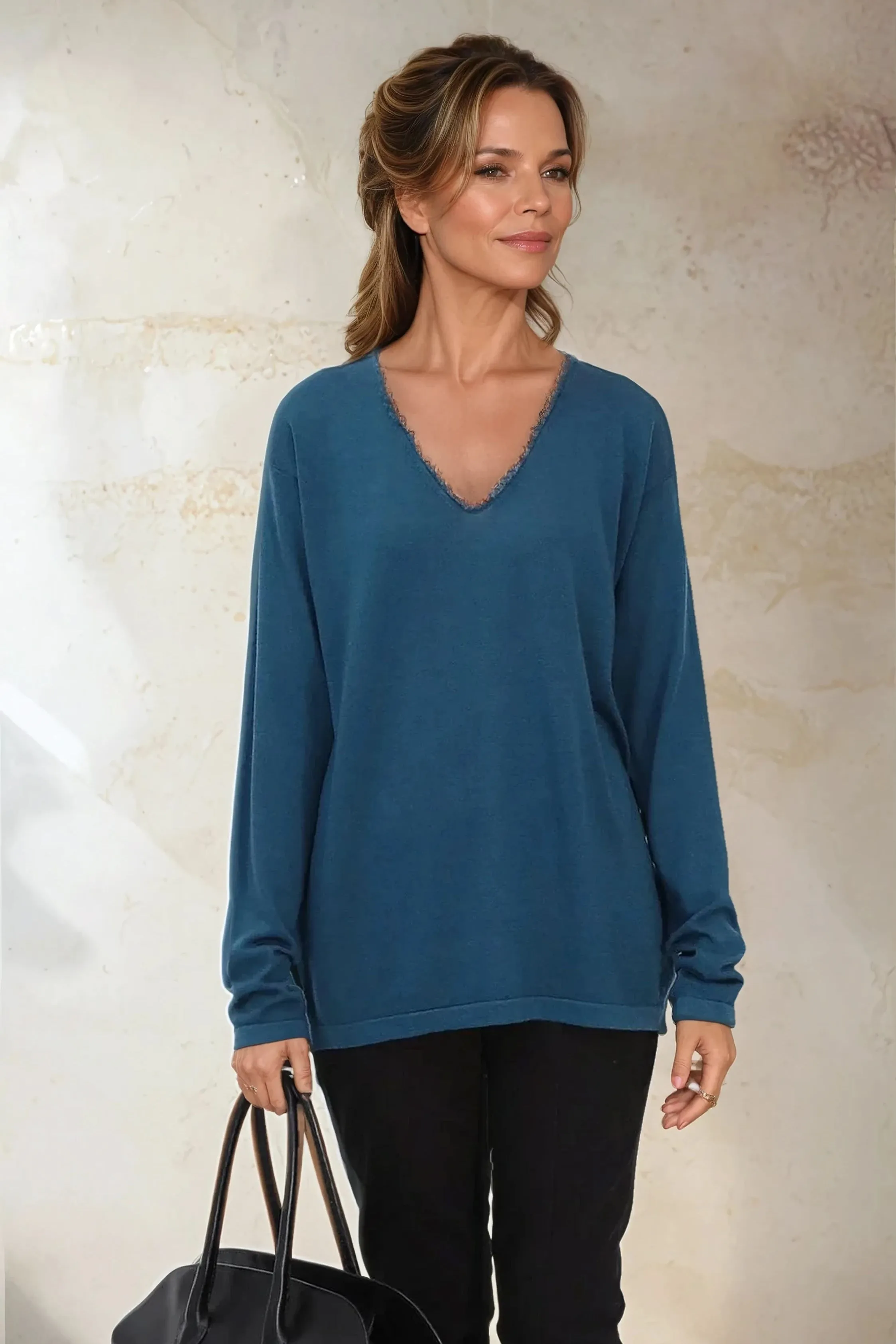 ROWAN OVAL V FRINGE NECK IN HAND-DYED CASHMERE