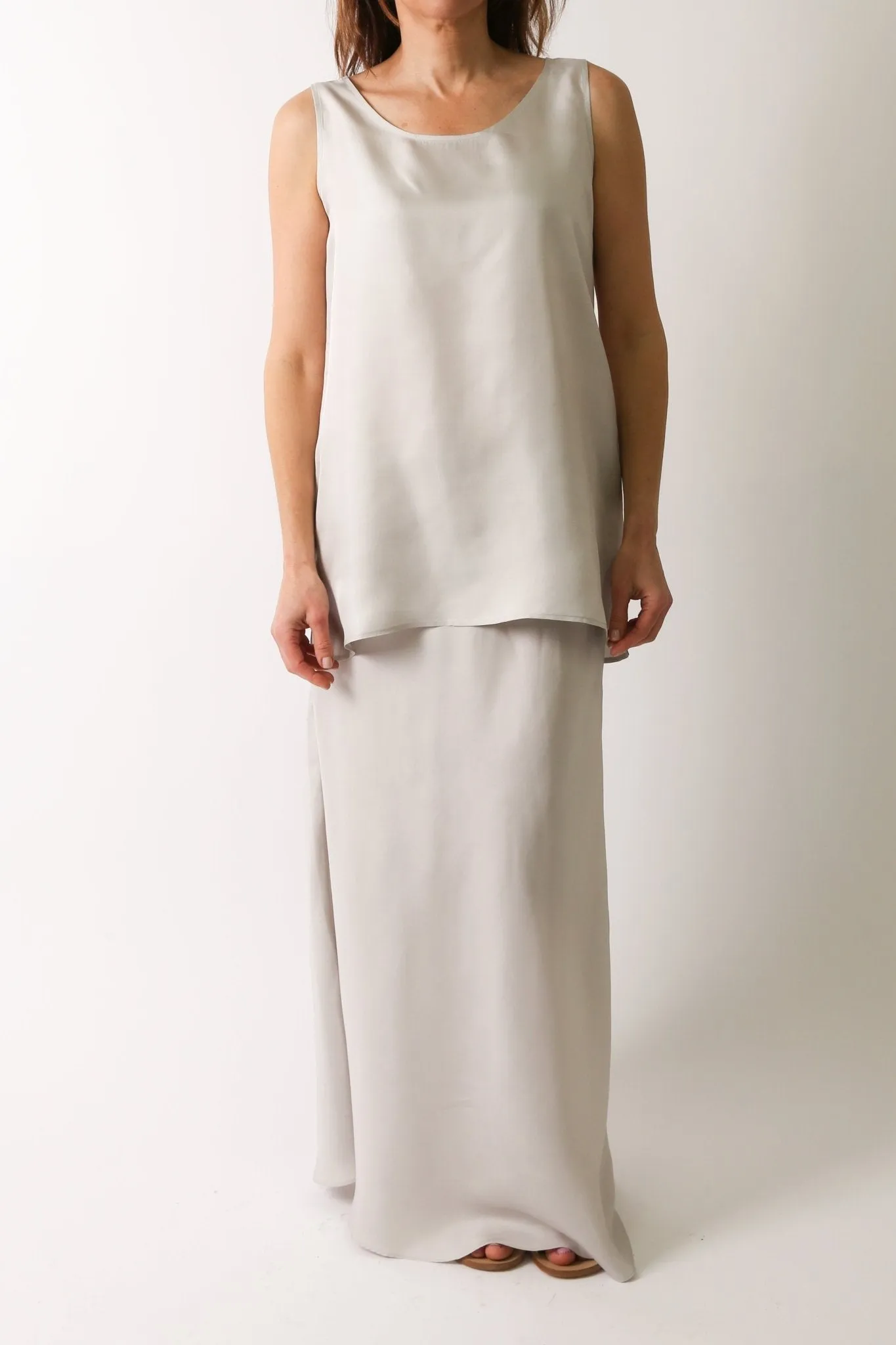 SABINA SILK TWILL TANK TOP IN SILVER