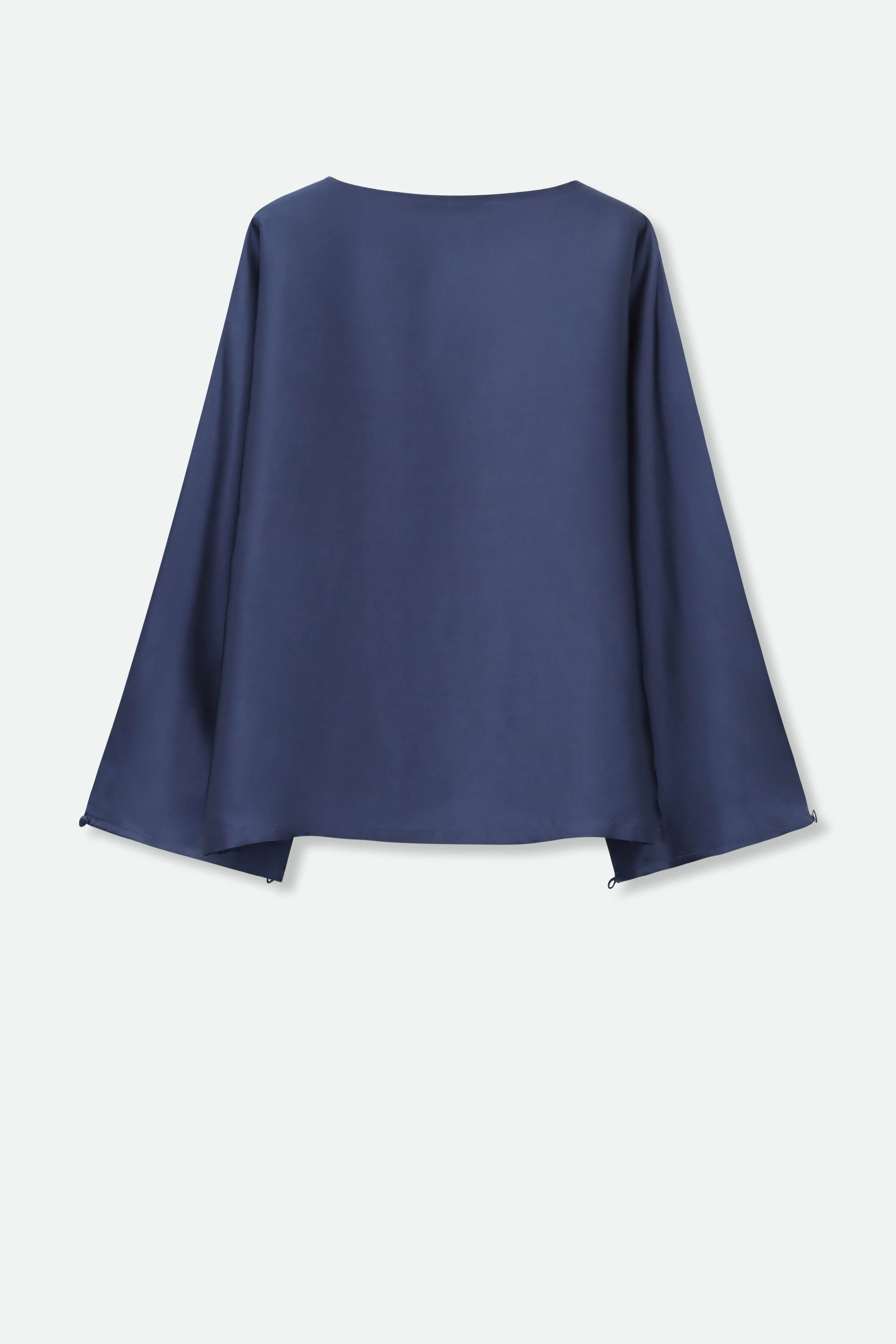 SARA WIDE ARM BLOUSE IN SILK CHARMEUSE