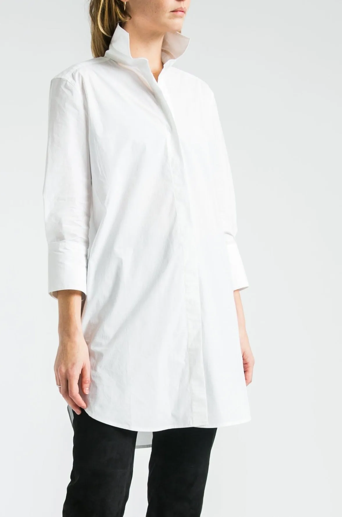 SARLA LONG BUTTON DOWN SHIRT IN ITALIAN  POPLIN