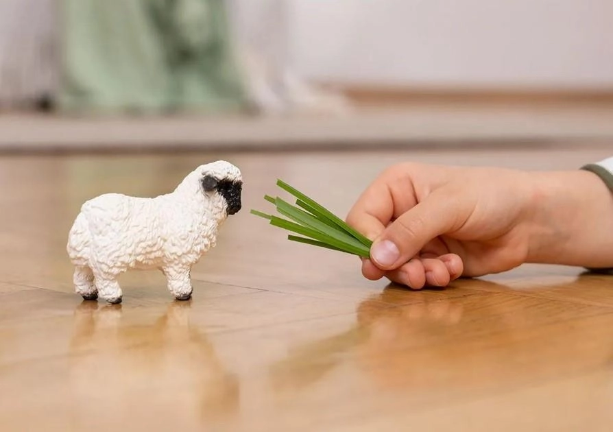 Schleich Farm World 13965 Valais Blacknose Sheep Figure for Age 3 & Up