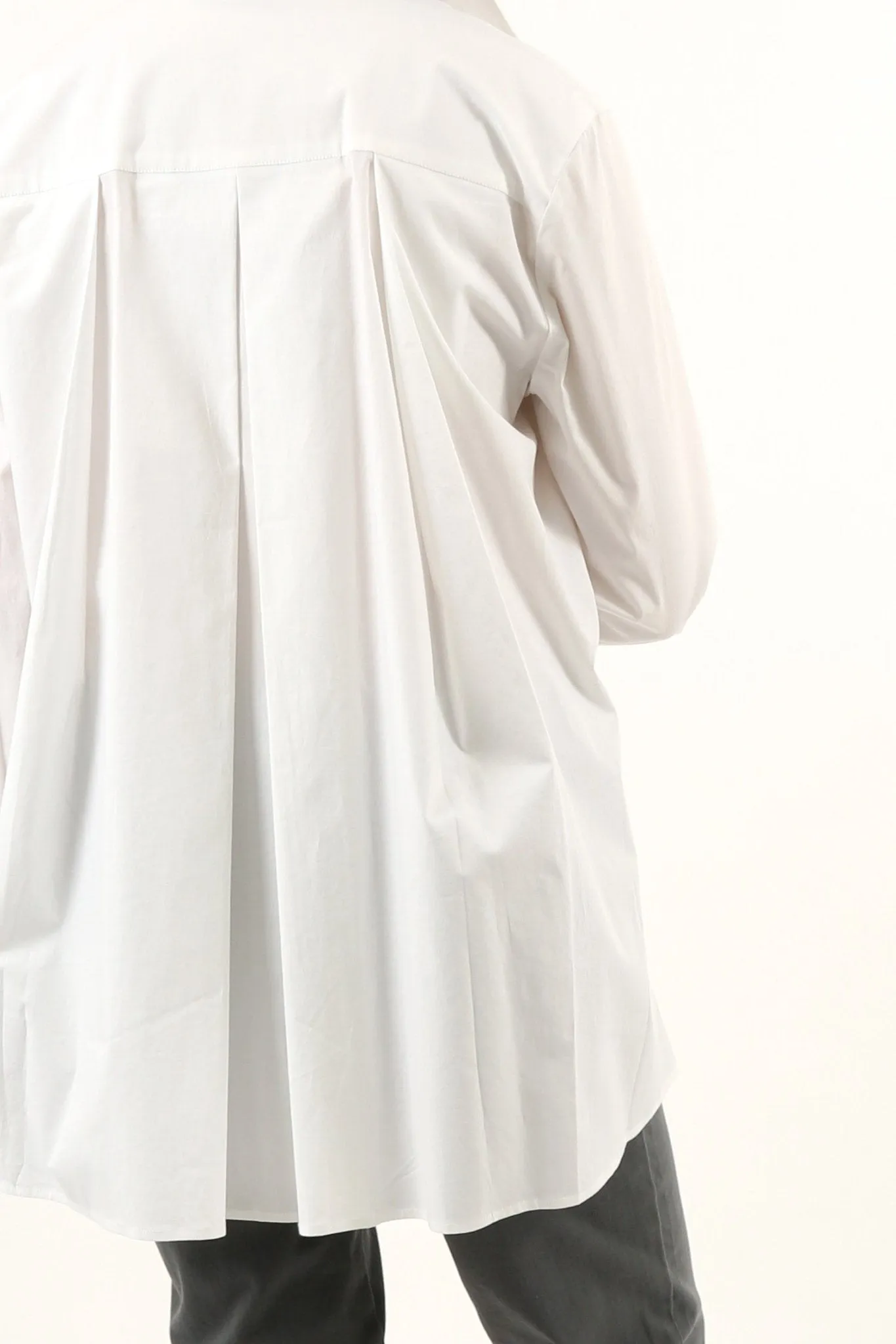 SCOUT PLEAT BACK SHIRT IN COTTON IVORY