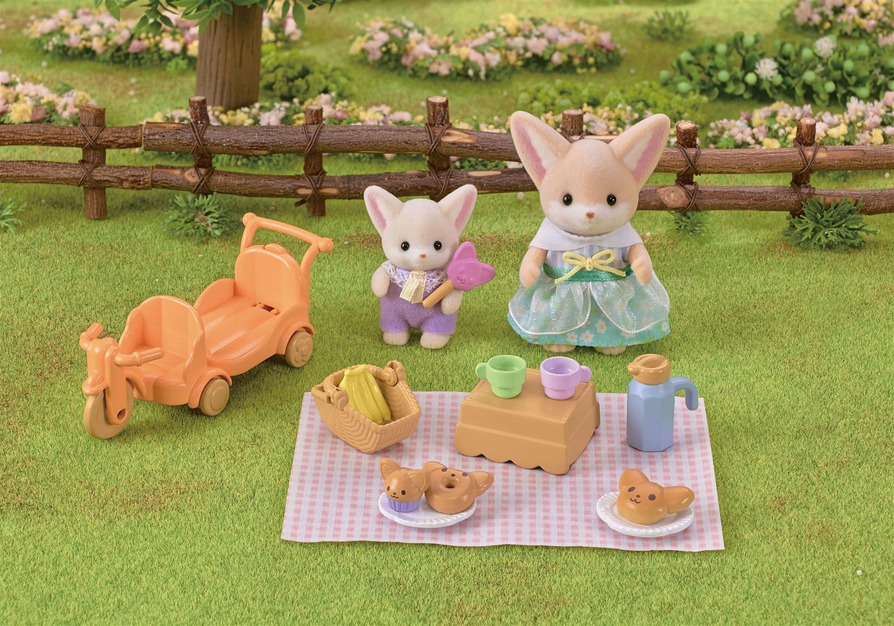 Sylvanian Families Sunny Picnic Set Fennec Fox Sister & Baby Ages 3 